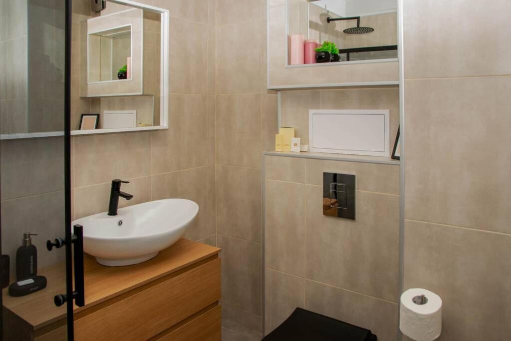 Super Luxurious & Spacious Designer Apartment. 旧扎戈拉 外观 照片