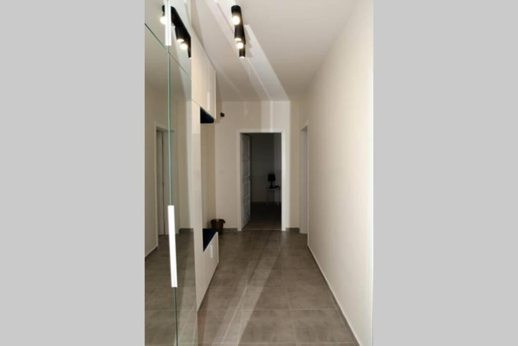 Super Luxurious & Spacious Designer Apartment. 旧扎戈拉 外观 照片